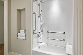 Delta Hotels by Marriott Muskegon Convention Center