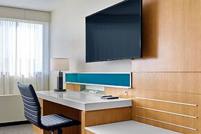 Delta Hotels by Marriott Muskegon Convention Center