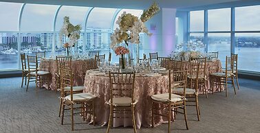 Waterstone Resort & Marina Boca Raton, Curio Collection by Hilton