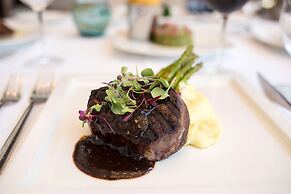 Waterstone Resort & Marina Boca Raton, Curio Collection by Hilton