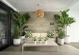 Waterstone Resort & Marina Boca Raton, Curio Collection by Hilton