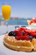 Waterstone Resort & Marina Boca Raton, Curio Collection by Hilton