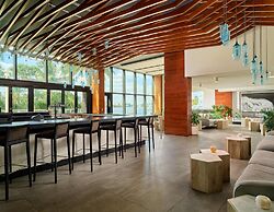 Waterstone Resort & Marina Boca Raton, Curio Collection by Hilton