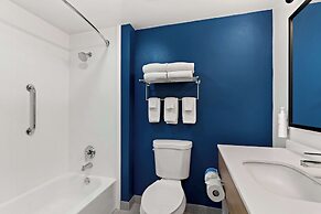 Spark by Hilton Hummelstown Hershey