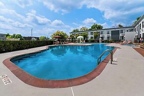 Spark by Hilton Hummelstown Hershey