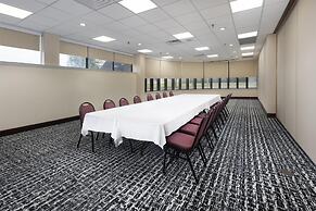 DoubleTree by Hilton Manhattan, KS