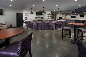 DoubleTree by Hilton Manhattan, KS