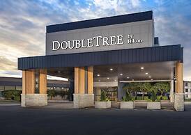 DoubleTree by Hilton Manhattan, KS