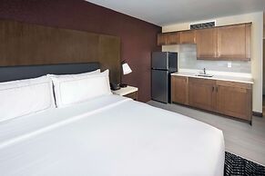 DoubleTree by Hilton Manhattan, KS