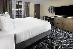 DoubleTree by Hilton Manhattan, KS