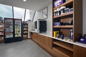 DoubleTree by Hilton Manhattan, KS