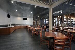 DoubleTree by Hilton Manhattan, KS