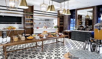 DoubleTree by Hilton Ottawa Downtown