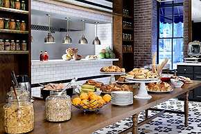 DoubleTree by Hilton Ottawa Downtown