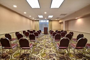 Holiday Inn Cincinnati-Riverfront by IHG
