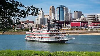 Holiday Inn Cincinnati-Riverfront by IHG
