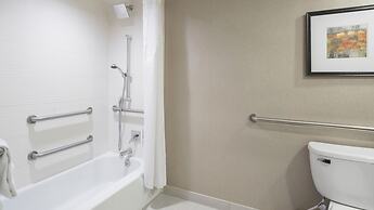 Holiday Inn Cincinnati-Riverfront by IHG