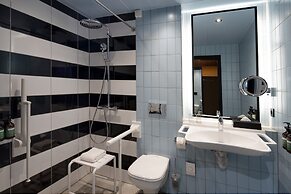 Crowne Plaza Antwerp by IHG