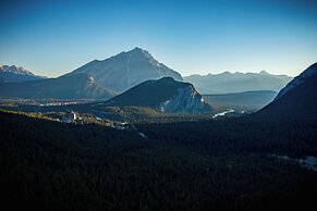 Rimrock Banff, Emblems Collection
