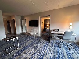 Skyline Hotel Detroit Airport, SureStay Collection by BW