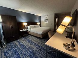 Skyline Hotel Detroit Airport, SureStay Collection by BW
