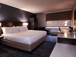 Skyline Hotel Detroit Airport, SureStay Collection by BW