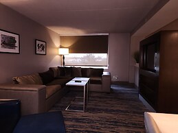 Skyline Hotel Detroit Airport, SureStay Collection by BW