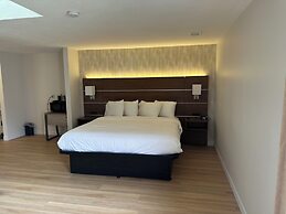 Baldwin Inn & Suites