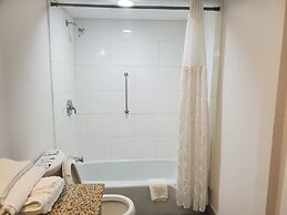 Deerfield Inn & Suites