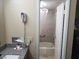 Baymont by Wyndham Lake City