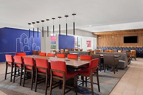 Holiday Inn Express Atlanta Airport - North by IHG