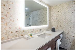 Holiday Inn Roanoke Airport – Conference CTR by IHG