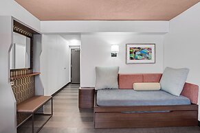 Holiday Inn Roanoke Airport – Conference CTR by IHG