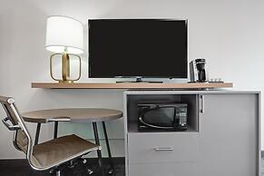 Holiday Inn Roanoke Airport – Conference CTR by IHG