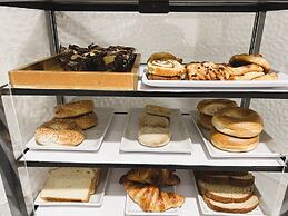 Holiday Inn Roanoke Airport – Conference CTR by IHG