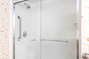 Holiday Inn Roanoke Airport – Conference CTR by IHG