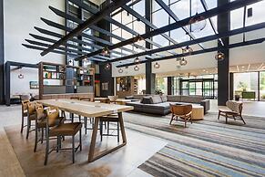 Holiday Inn Roanoke Airport – Conference CTR by IHG