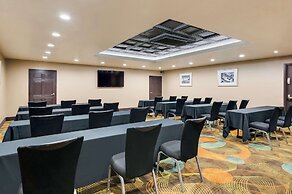 Clarion Inn & Suites Russellville I-40