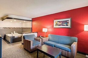 Clarion Inn & Suites Russellville I-40