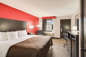 Clarion Inn & Suites Russellville I-40