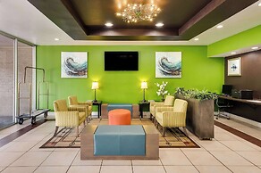 Clarion Inn & Suites Russellville I-40