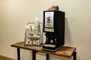 Travelodge by Wyndham Fort Wayne North