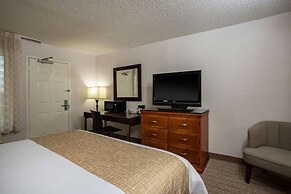 Travelodge by Wyndham Fort Wayne North