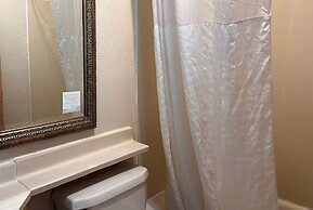 Travelodge by Wyndham Fort Wayne North