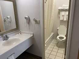 Travelodge by Wyndham Fort Wayne North