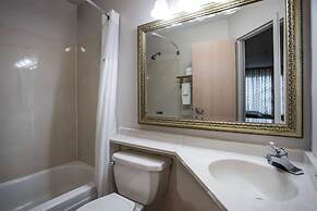 Travelodge by Wyndham Fort Wayne North