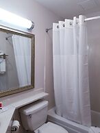 Travelodge by Wyndham Fort Wayne North