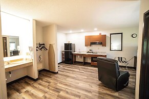 Quality Inn & Suites Watertown near Prairie Lakes Ice Arena