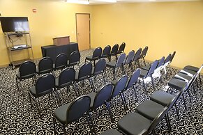Quality Inn & Suites Watertown near Prairie Lakes Ice Arena