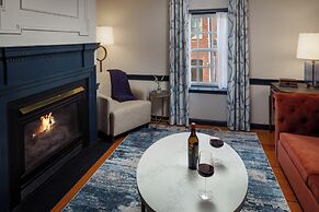 The William Fell Baltimore, Tapestry Collection by Hilton